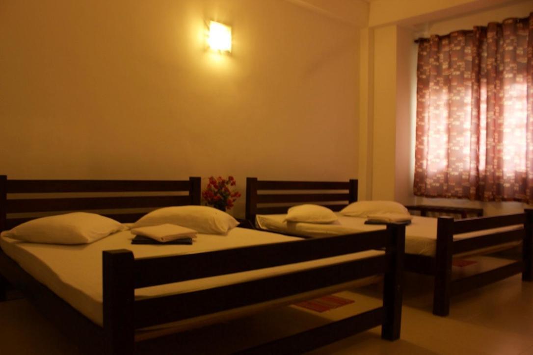 Hotel Senora Kataragama Buitenkant foto
