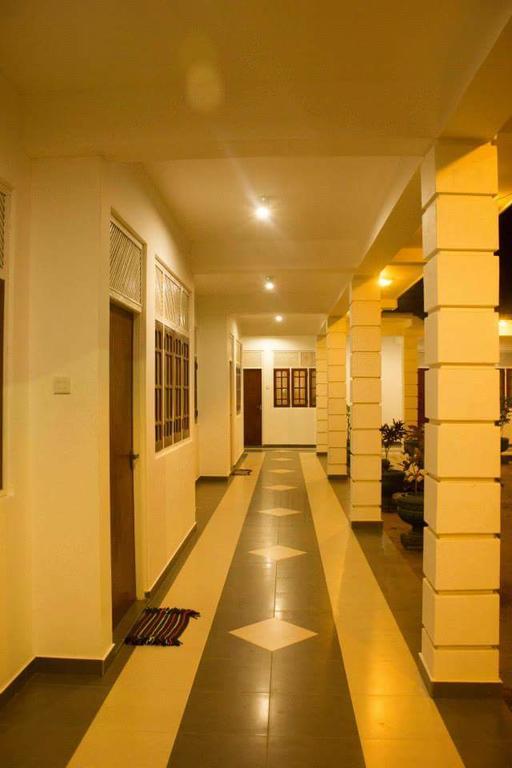Hotel Senora Kataragama Buitenkant foto
