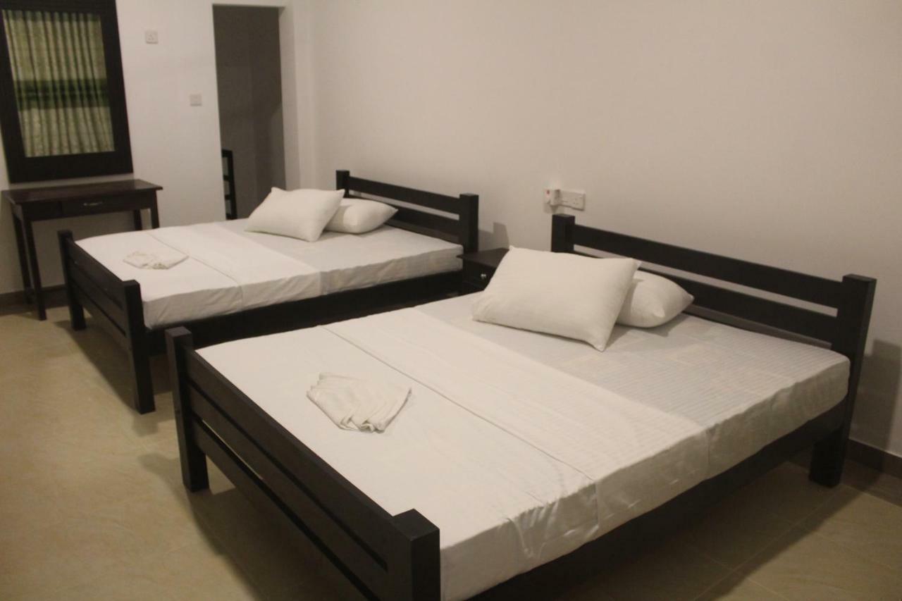 Hotel Senora Kataragama Buitenkant foto