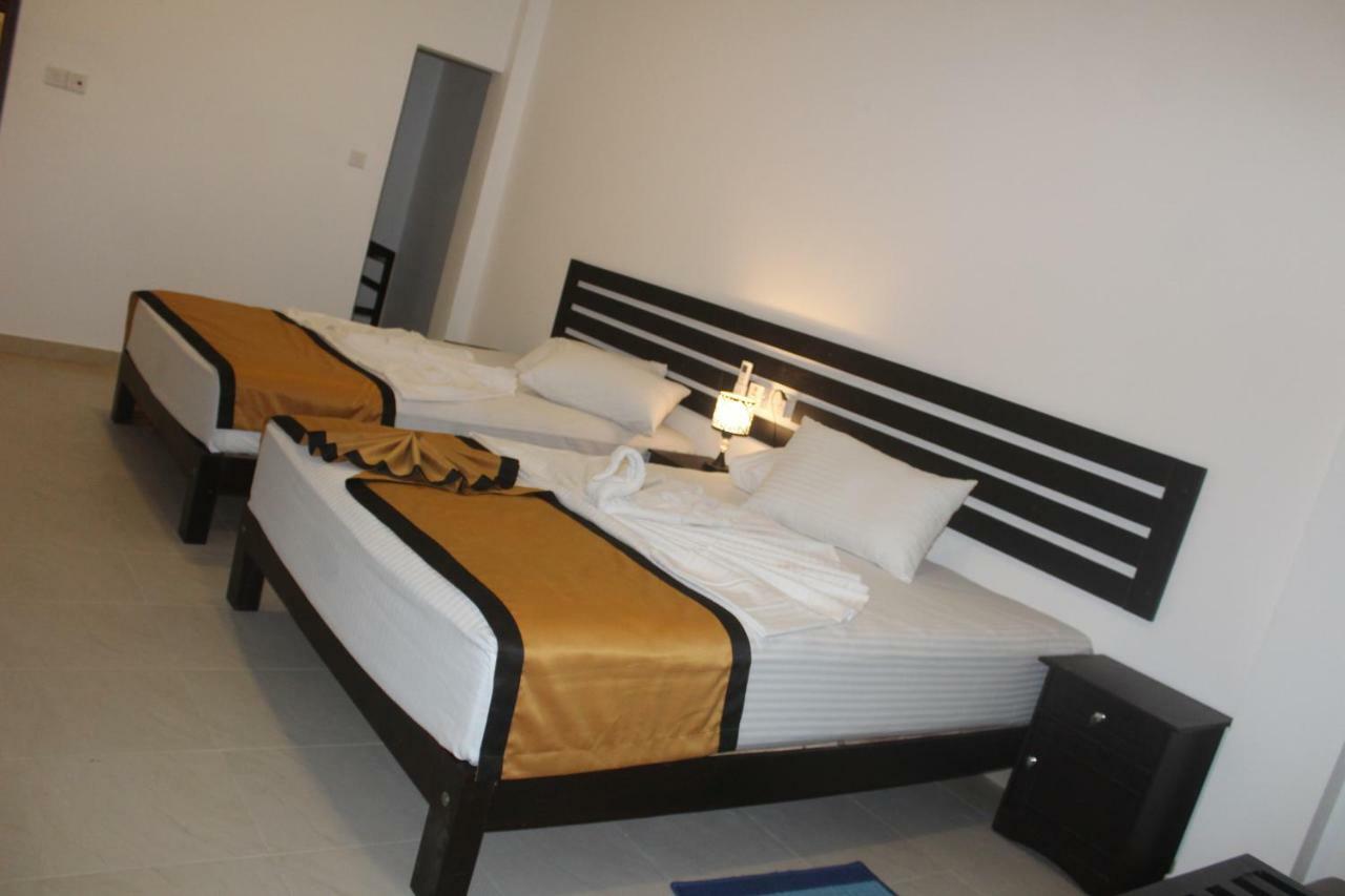 Hotel Senora Kataragama Buitenkant foto
