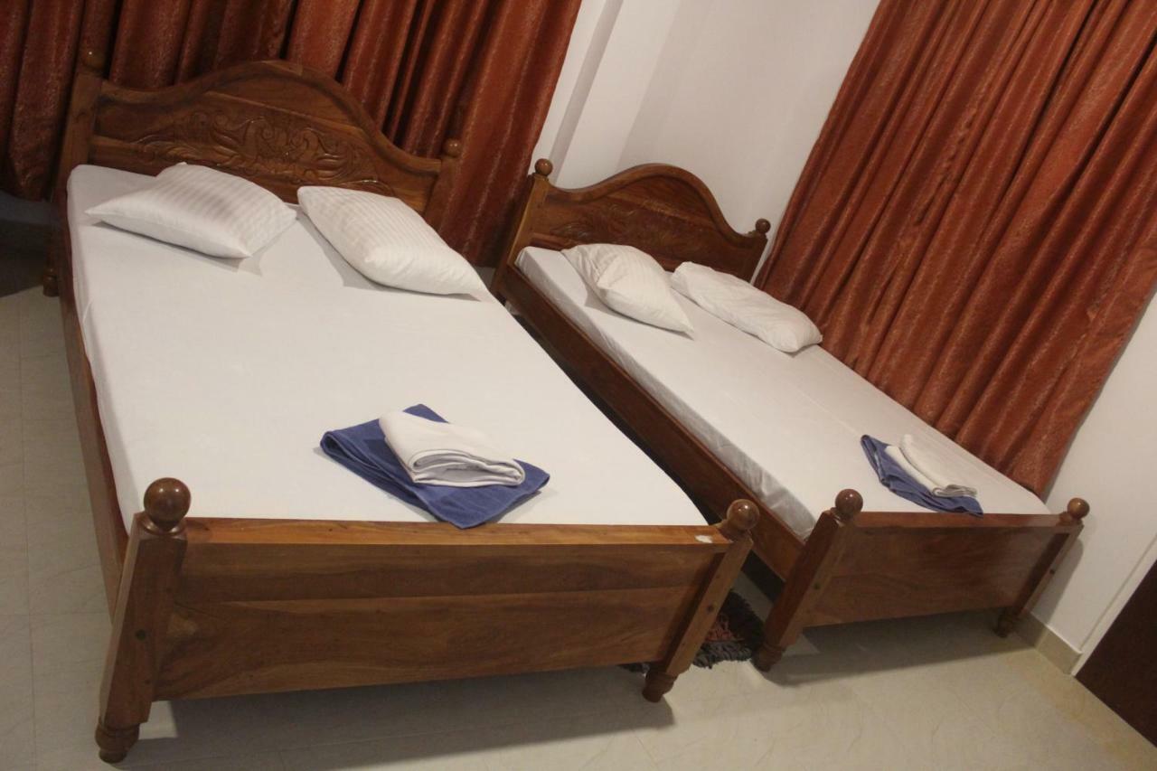 Hotel Senora Kataragama Buitenkant foto