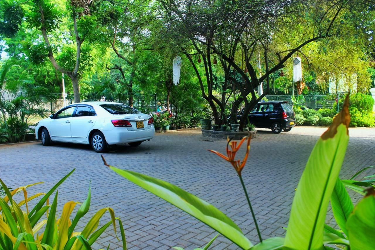 Hotel Senora Kataragama Buitenkant foto