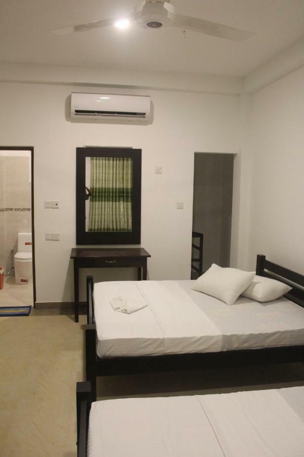 Hotel Senora Kataragama Buitenkant foto